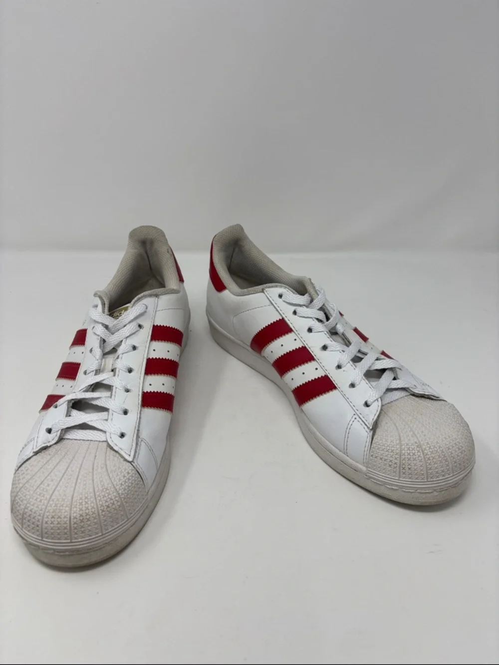 Adidas | 9 superstar Classic White Sneakers with Red Stripes